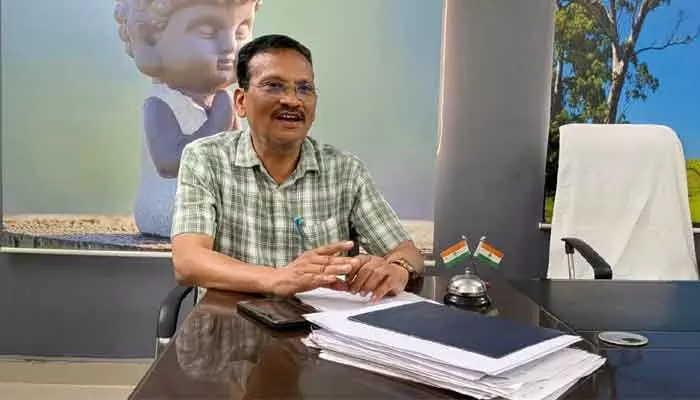 మాజీ సర్పంచ్ సంపత్ ఆత్మహత్య.. అభివృద్ధి పనులపై విచారణ నివేదిక మాజీ సర్పంచ్ సంపత్ ఆత్మహత్య.. అభివృద్ధి పనులపై విచారణ నివేదిక
