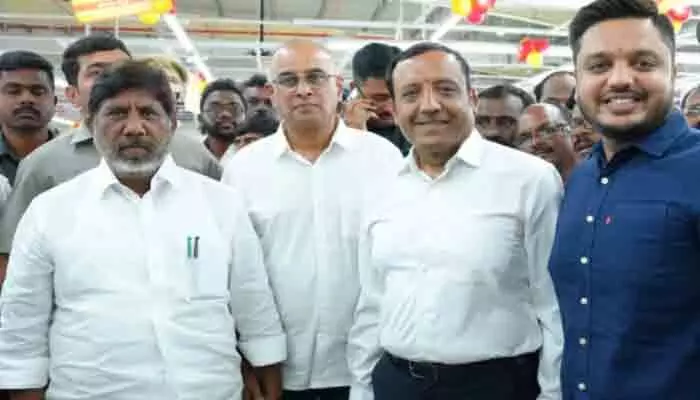 మెట్రోపాలిటన్ నగరాలకు దీటుగా... ఖమ్మంలో నేషనల్ మార్ట్.. మెట్రోపాలిటన్ నగరాలకు దీటుగా... ఖమ్మంలో నేషనల్ మార్ట్..