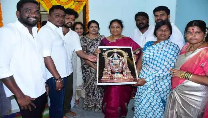 పేదవాళ్ళ సొంతింటి కలను నెరవేరుస్తున్న ఇందిరమ్మ ఇంటి పథకం పేదవాళ్ళ సొంతింటి కలను నెరవేరుస్తున్న ఇందిరమ్మ ఇంటి పథకం