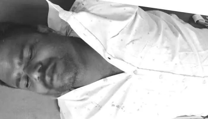 ఎడ్ల బండిని ఢీకొన్న బైక్.. వ్యక్తికి తీవ్ర గాయాలు ఎడ్ల బండిని ఢీకొన్న బైక్.. వ్యక్తికి తీవ్ర గాయాలు