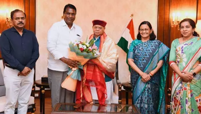 మాదకద్రవ్యాల రహిత సమాజం కోసం సమిష్టి కృషి: గవర్నర్తో మంత్రి అడ్లూరి లక్ష్మణ్ కుమార్ భేటీ మాదకద్రవ్యాల రహిత సమాజం కోసం సమిష్టి కృషి: గవర్నర్తో మంత్రి అడ్లూరి లక్ష్మణ్ కుమార్ భేటీ