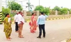 ఉలకరు పలకరు.. స్వర్గసీమ అక్రమాలపై అధికారుల మౌనం!