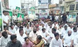 రాహుల్ మృతిపై వీడని మిస్టరీ.. న్యాయం కోసం కోరుట్లలో భారీ ధర్నా