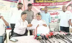 ప్రత్యేక ఓటరు జాబితా సవరణలో పాల్గొన్న ఎమ్మెల్యే పోచారం
