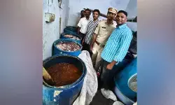 అక్రమ పచ్చడి తయారీ కేంద్రం పై టాస్క్ ఫోర్స్ దాడి