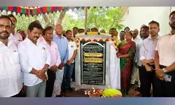 ప్రజలు సహకరిస్తేనే రోడ్డు విస్తరణ : మంత్రి సీతక్క