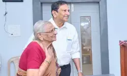 భారతీయురాలిగా కన్నుమూయాలన్నదే నా చివరి కోరిక.. కలెక్టర్ వద్ద వృద్ధురాలు భావోద్వేగ విజ్ఞప్తి