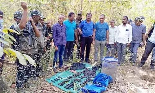 మావోయిస్టుల భారీ డంప్‌ స్వాధీనం.. గన్స్, రూ. 24 లక్షల నగదు సీజ్