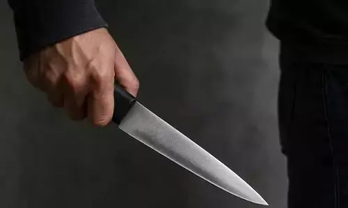 డబ్బు కోసం గొడవ.. అన్నను కత్తితో పొడిచి చంపిన తమ్ముడు