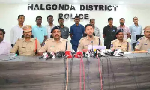 నలుగురి హత్య కేసులో వీడిన మిస్టరీ