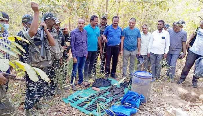 మావోయిస్టుల భారీ డంప్‌ స్వాధీనం.. గన్స్, రూ. 24 లక్షల నగదు సీజ్