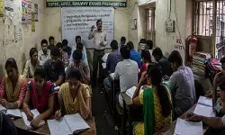 కోచింగ్ సెంటర్లలో నిరుద్యోగుల ప్రాణాలతో చెలగాటం