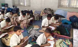 ఇక్కడ విద్యార్థులకు తరగతి గదిలోనే డార్మెటరీ..!