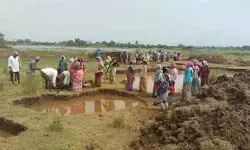 కమిషన్ ఇస్తేనే కాసులు.. రూ.200 కొడితే రూ.1800..!