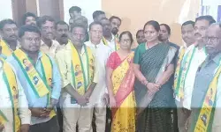 టీఆర్ఎస్ అధినేత్రి కవితక్క సమక్షంలో టీఆర్ఎస్‌లో భారీగా చేరికలు ...