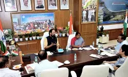 సాగునీటి ప్రాజెక్టుల యుద్ధప్రాతిపదికన పూర్తి చేయండి: మంత్రులు ఉత్తమ్, సీతక్క
