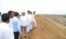 కరకట్ట నిర్మాణం త్వరగా పూర్తి చేయాలి: మంత్రి తుమ్మల