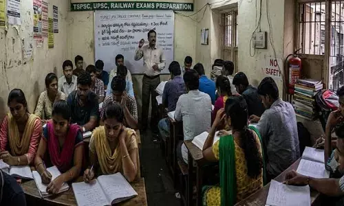 కోచింగ్ సెంటర్లలో నిరుద్యోగుల ప్రాణాలతో చెలగాటం