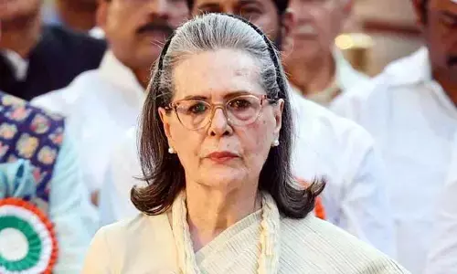 మోడీ ప్రభుత్వంపై సోనియా గాంధీ తీవ్ర విమర్శలు