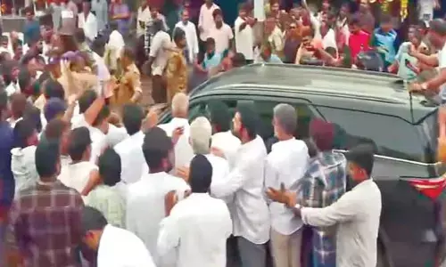 ఉండవల్లిలో తీవ్ర ఉద్రిక్తత.. రణరంగంగా మారిన వాతావరణం