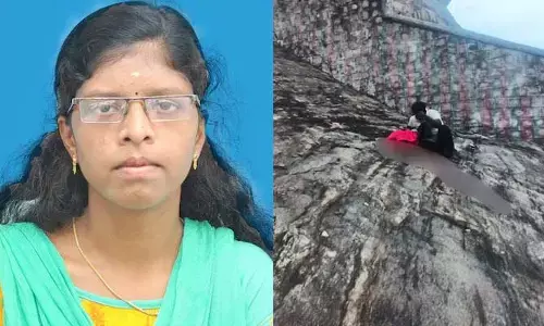 పెళ్లయిన నెలకే విషాదం.. కోతులు చుట్టుముట్టడంతో గుట్టపై నుంచి పడి నవ వధువు మృతి!
