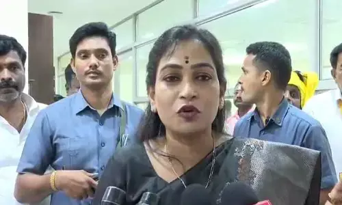 రైతుల్ని పరామర్శించడానికి వెళ్లారా? రౌడీయిజం చేయడానికి వెళ్లారా? : హోంమంత్రి అనిత