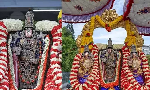 ముత్యపు కవచంలో మలయప్పస్వామి