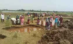 కమిషన్ ఇస్తేనే కాసులు.. రూ.200 కొడితే రూ.1,800..!