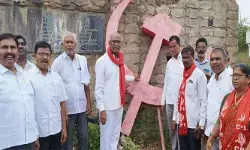హుస్నాబాద్‌లో అమరవీరుల స్థూప స్థలాన్ని కాపాడాలి