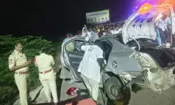 ఘోర రోడ్డు ప్రమాదం.. కల్వర్టును ఢీకొన్న కారు.. తండ్రీ కొడుకులు మృతి