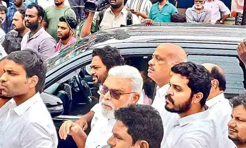 ఉండవల్లి ఘటన.. అంబటి రాంబాబు, పేర్ని నానిలపై అట్రాసిటీ కేసు