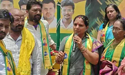 వాళ్ల‌కు 250 గజాల ఇంటి స్థలాలు ఇవ్వాల్సిందే - క‌ల్వ‌కుంట్ల క‌విత‌