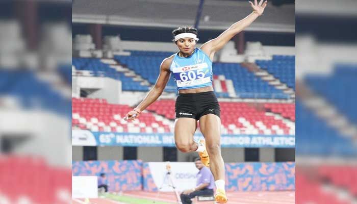 లాంగ్ జంప్ లో 22 ఏళ్ల రికార్డు బద్దలు