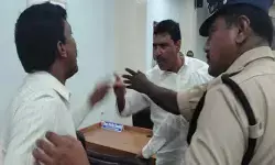 మున్సిపల్ సమావేశం రచ్చ రచ్చ.. ‘నువ్వు ఎంత అంటే నువ్వు ఎంత’ అంటూ ప్రజాప్రతినిధుల పరస్పర దూషణలు!