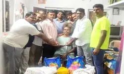 మానవత్వం చాటుకున్న పూర్వ విద్యార్థులు