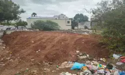 600 గజాల ప్రభుత్వ భూమి కబ్జా..