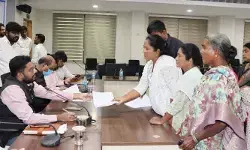 ప్రజావాణి అర్జీలను పరిష్కరించకుంటే కఠిన చర్యలు: కలెక్టర్
