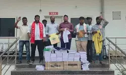 ప్రభుత్వ నిబంధనలకు విరుద్ధంగా పాఠ్యపుస్తకాలు : పట్టించుకోని ఎంఈఓ