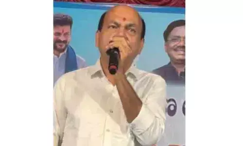తులం బంగారం హామీ ఏమైంది..?