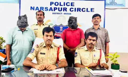 మూడు గంటల్లో చోరీ కేసును ఛేదించిన నర్సాపూర్ పోలీసులు