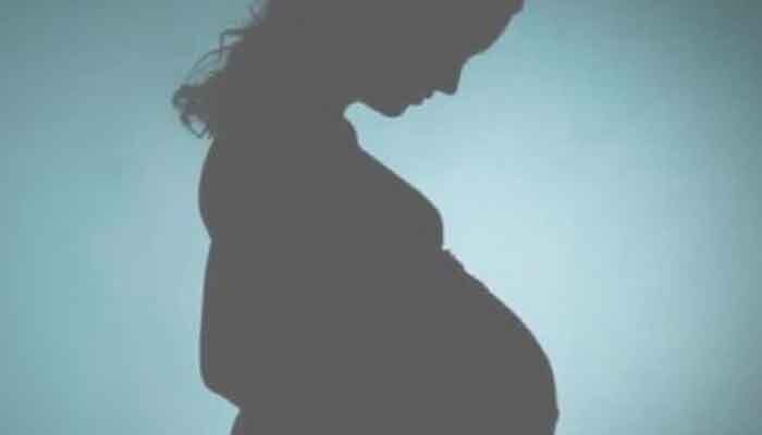 యూట్యూబ్ చూస్తూ కాన్పు చేసిన అత్త.. కోడలు మృతి!