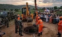 బోరుబావిలో పడిన చిన్నారి.. ఆర్మీ, NDRF హై రెస్క్యూ ఆపరేషన్