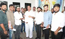 ఐసీఎఫ్ పాఠశాలను ‘తెలంగాణ పబ్లిక్ స్కూల్’గా మార్చాలి