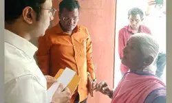 కొడుకులు ఇంట్లోకి రానివ్వడం లేదు.. భూమి మొత్తం వారి పేరుతో పట్టా చేయించుకున్నారు