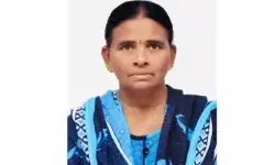 చెట్టు కొమ్మ విరిగి మేకల కాపరి మృతి
