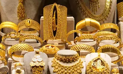 బంగారం ప్రియులకు గుడ్ న్యూస్.. మరోసారి భారీగా తగ్గిన ధరలు