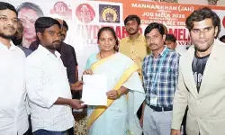 అబద్ధాలు చెబితే జాబ్ వస్తుందని అనుకోకండి: కల్వకుంట్ల కవిత అబద్ధాలు చెబితే జాబ్ వస్తుందని అనుకోకండి: కల్వకుంట్ల కవిత