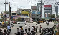 ట్రాఫిక్ సిగ్నళ్లకు బేఖాతర్.. ట్రాఫిక్ సిగ్నళ్లకు బేఖాతర్..