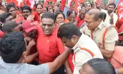 పేదల కోసం భూ పోరాటాలను తీవ్రతరం చేస్తాం పేదల కోసం భూ పోరాటాలను తీవ్రతరం చేస్తాం