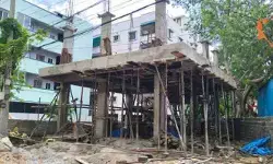 సర్కారు భూమిపై భవంతి నిర్మాణం..?